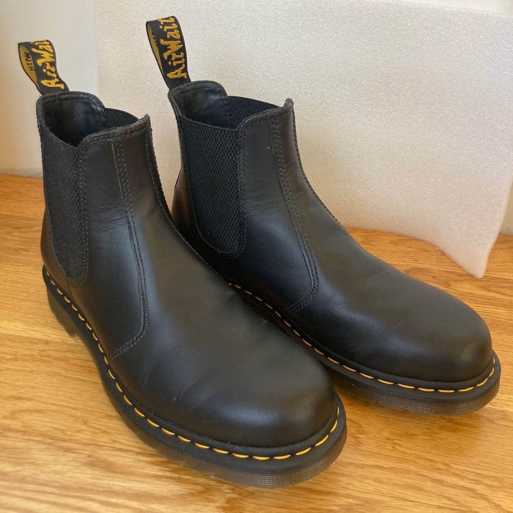 Dr. Martens Chelsea boot